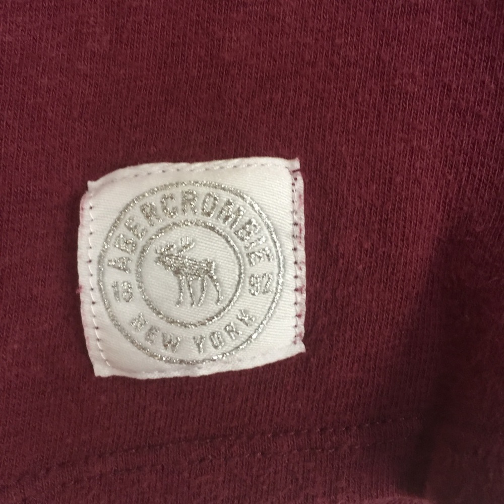 Icon Tee - Picture 4 of 5